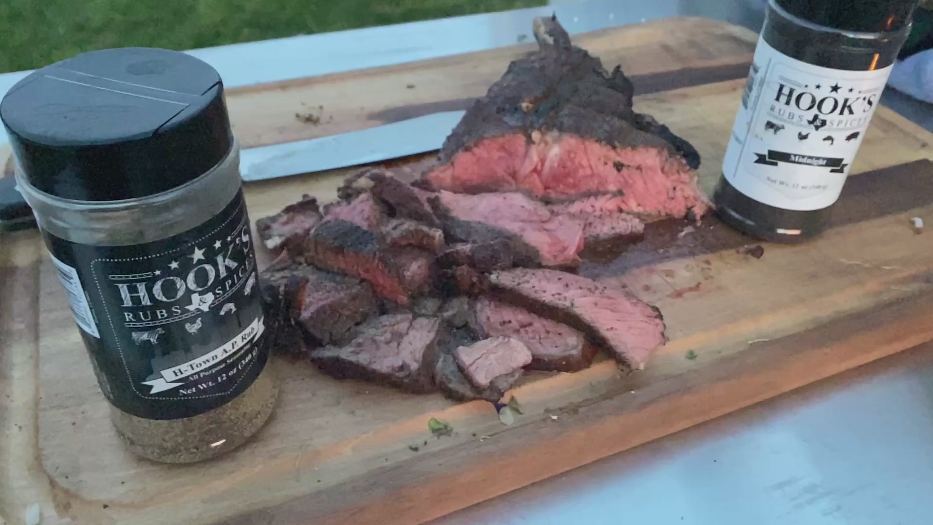 Ribeye beef H-Town A.P. Rub 12 oz – a bold all-purpose SPG (Salt, Pepper, Garlic) seasoning blend perfect for beef, pork, chicken, and vegetables. Inspired by Houston Southeast Texas BBQ flavors, this versatile rub enhances grilled, smoked, and roasted dishes with a savory kick, creating a flavorful crust and rich taste. Gluten-free, nut-free, soy-free, wheat-free, dairy-free, seafood-free, shellfish-free
